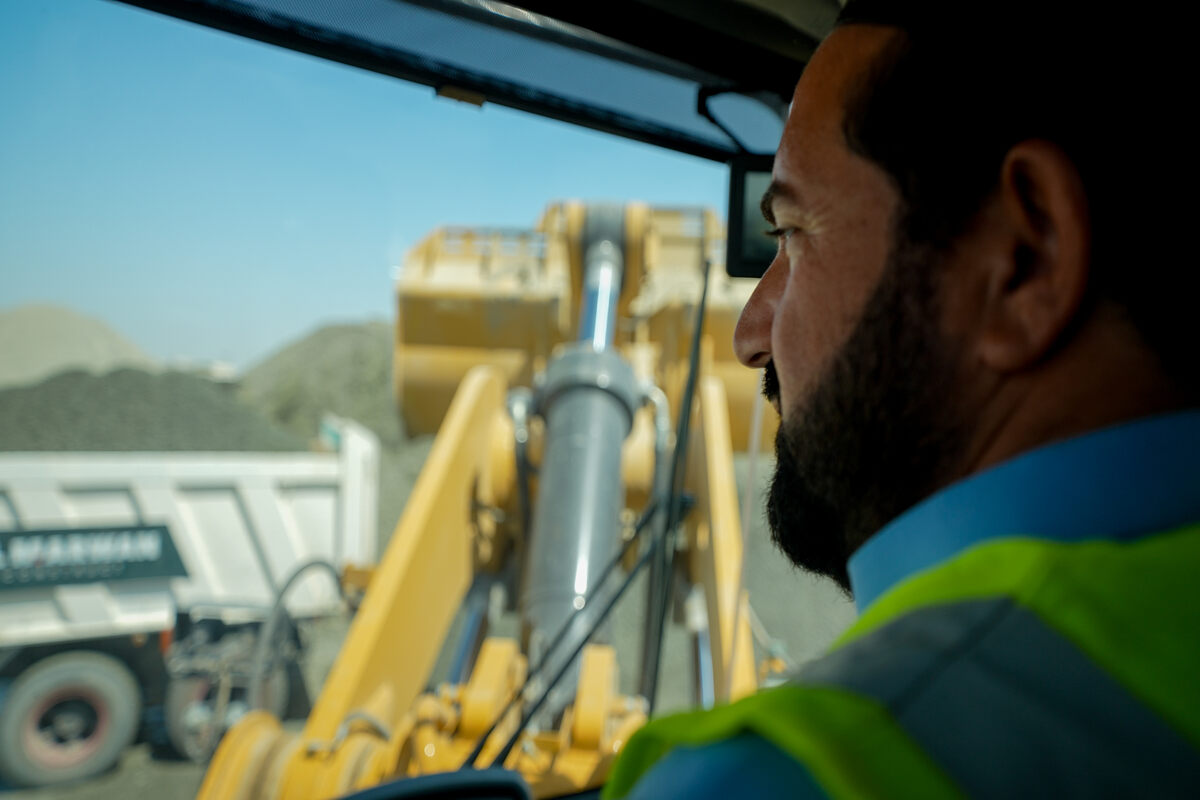 مشغّل من شركة المروان للمعدات