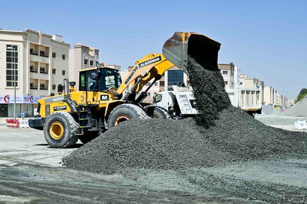 The Komatsu WA470-5 Wheel Loader