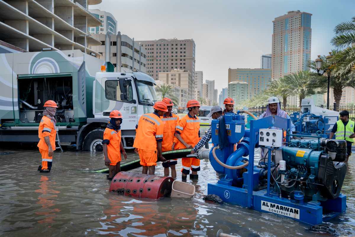 Munkhafad Al Azm «منخفض العزم» and Al Marwan Team