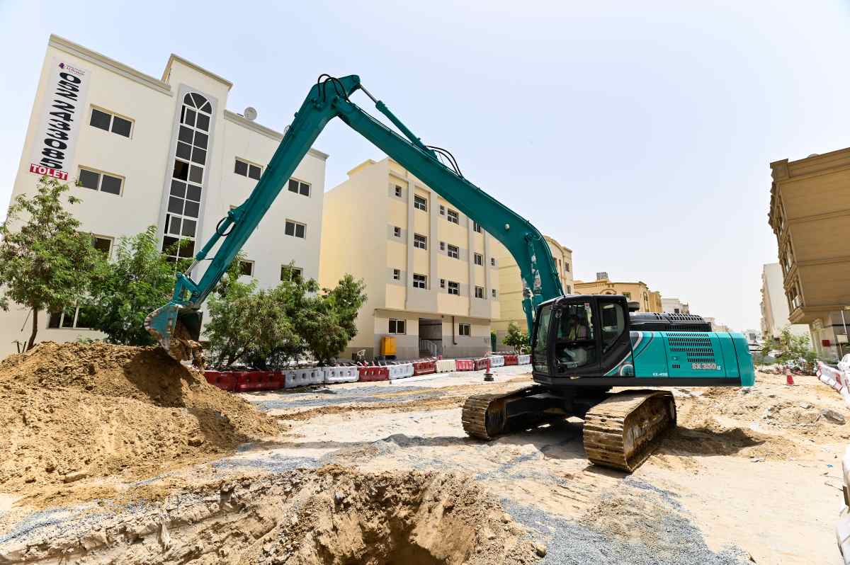 Kobelco SK350LC-10 track excavator