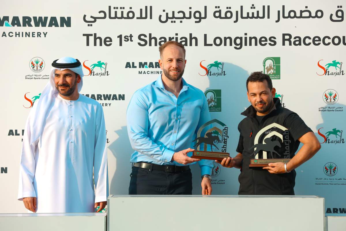 The horse Idris Des Arnets, champion of the 5th race. 