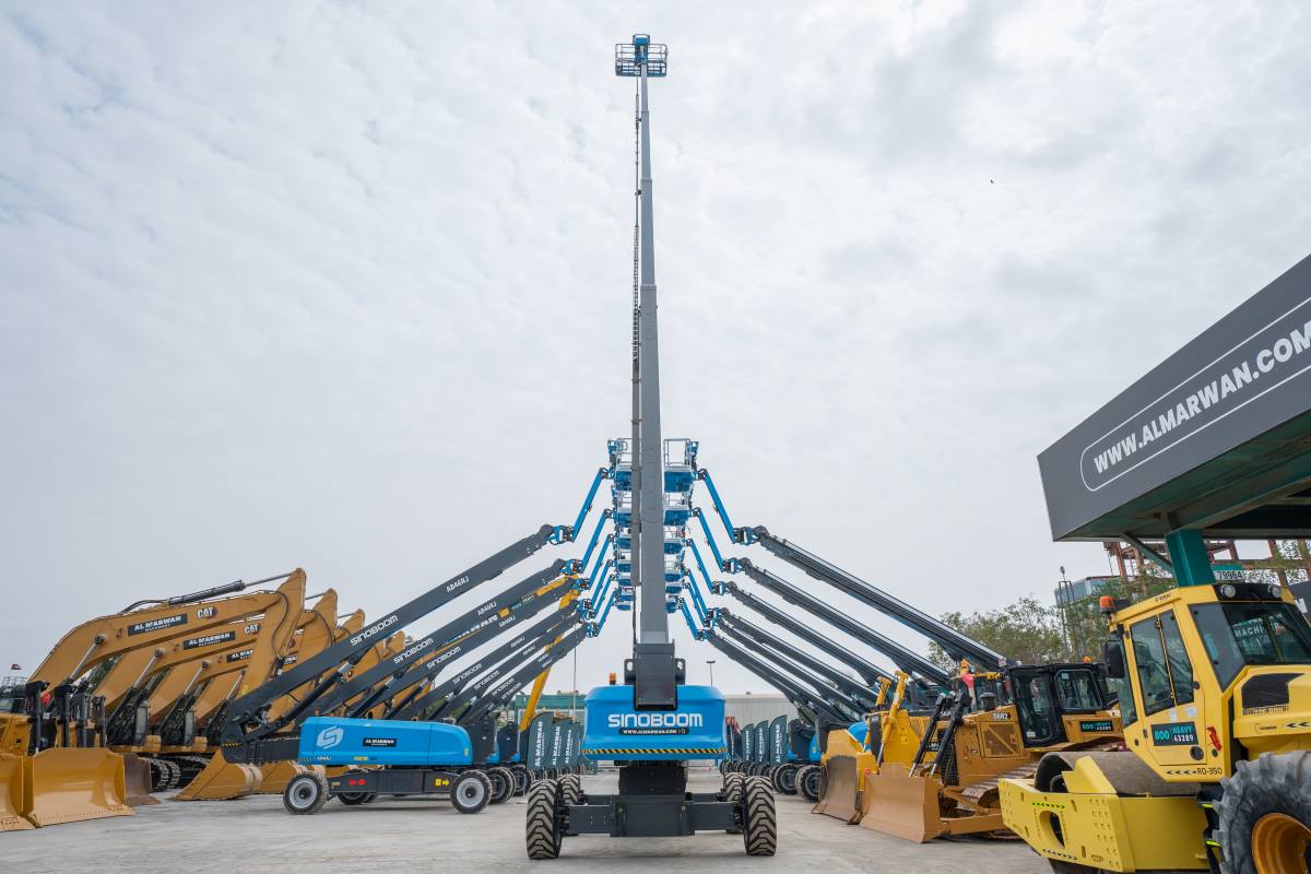 Sinoboom range of AB46RJ articulated boom lifts.