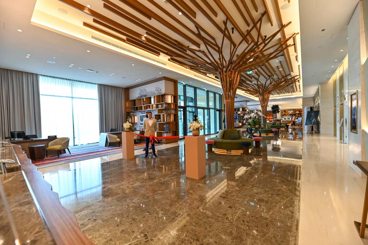 doubletree hotel lobby 