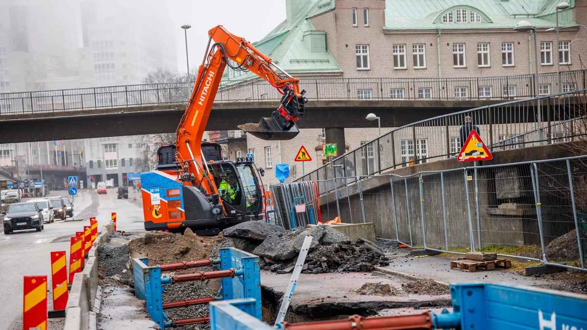 Hitachi ZE135 battery-powered excavator
