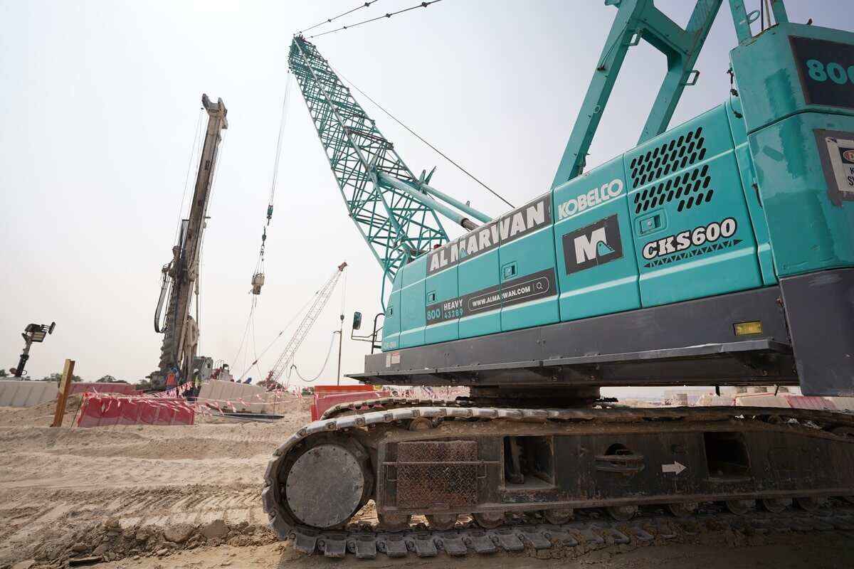 The 60-ton KOBELCO CKS600 hydraulic crawler crane