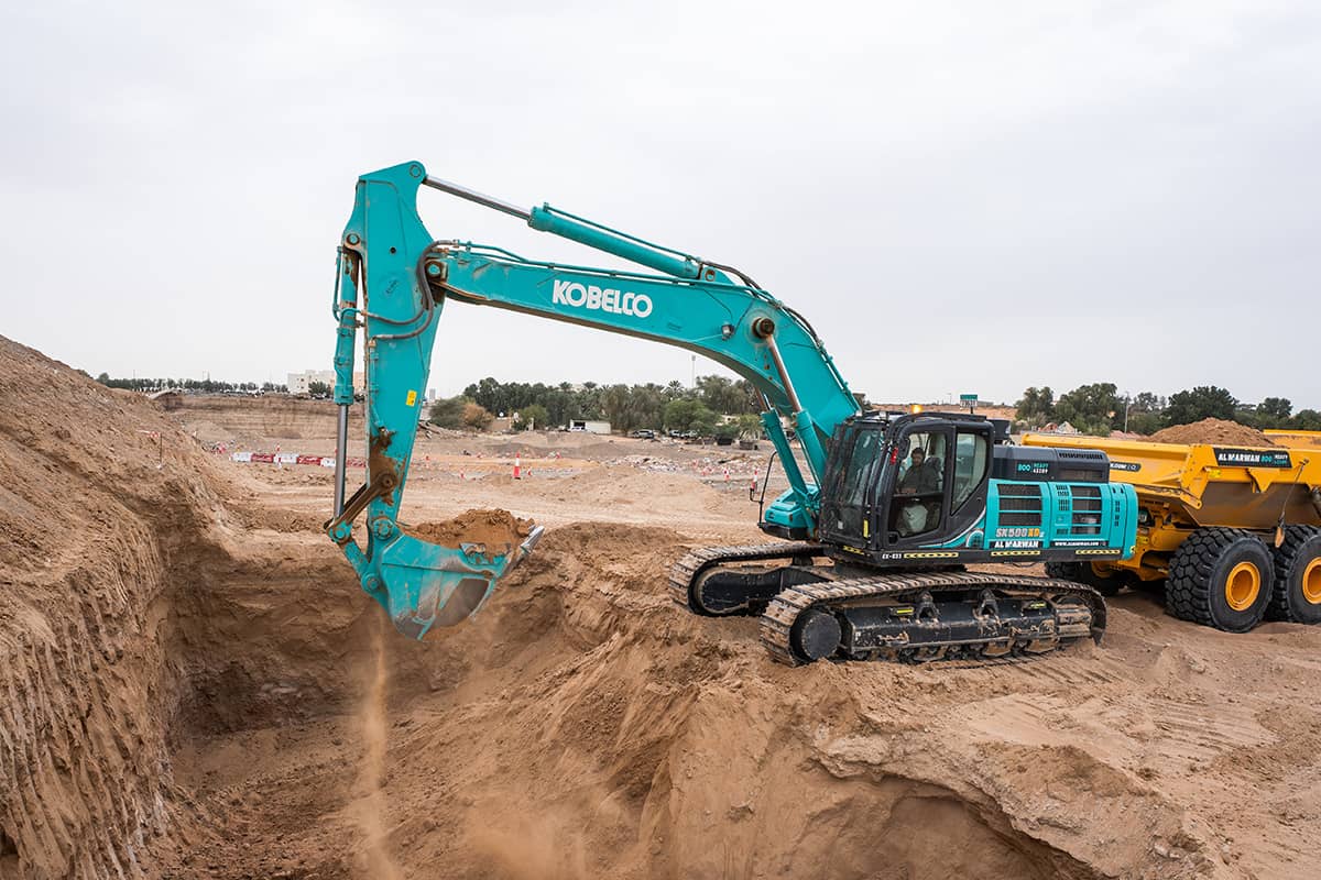 حفارة كوبلكو SK500XDLC-10 المجنزرة