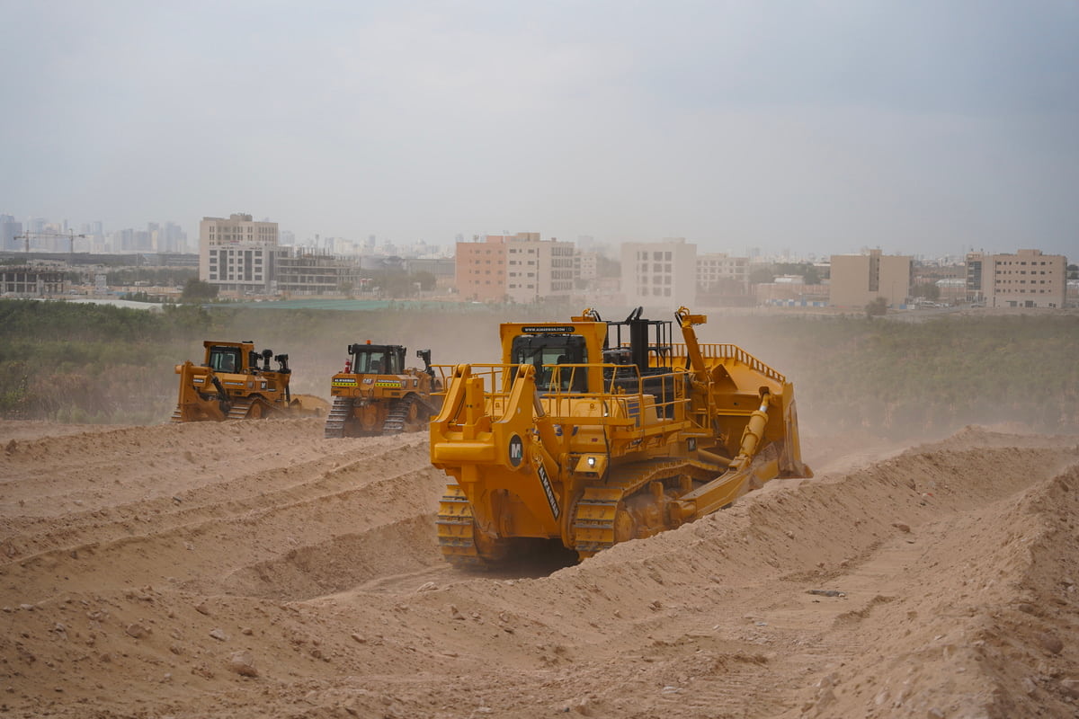 The Komatsu D475A bulldozer as one of the biggest dozers in the world