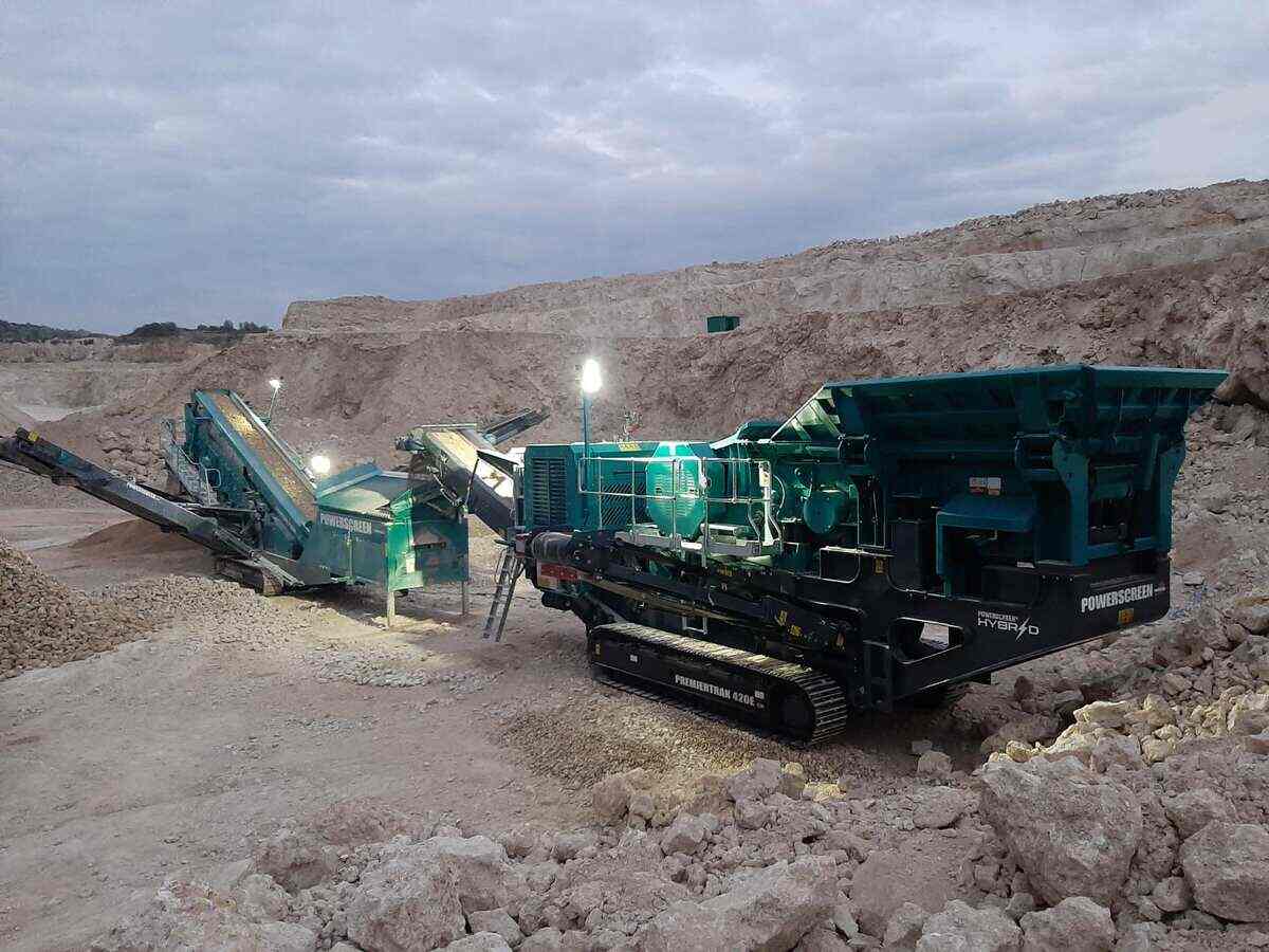 Powerscreen Premiertrak 420E jaw crusher