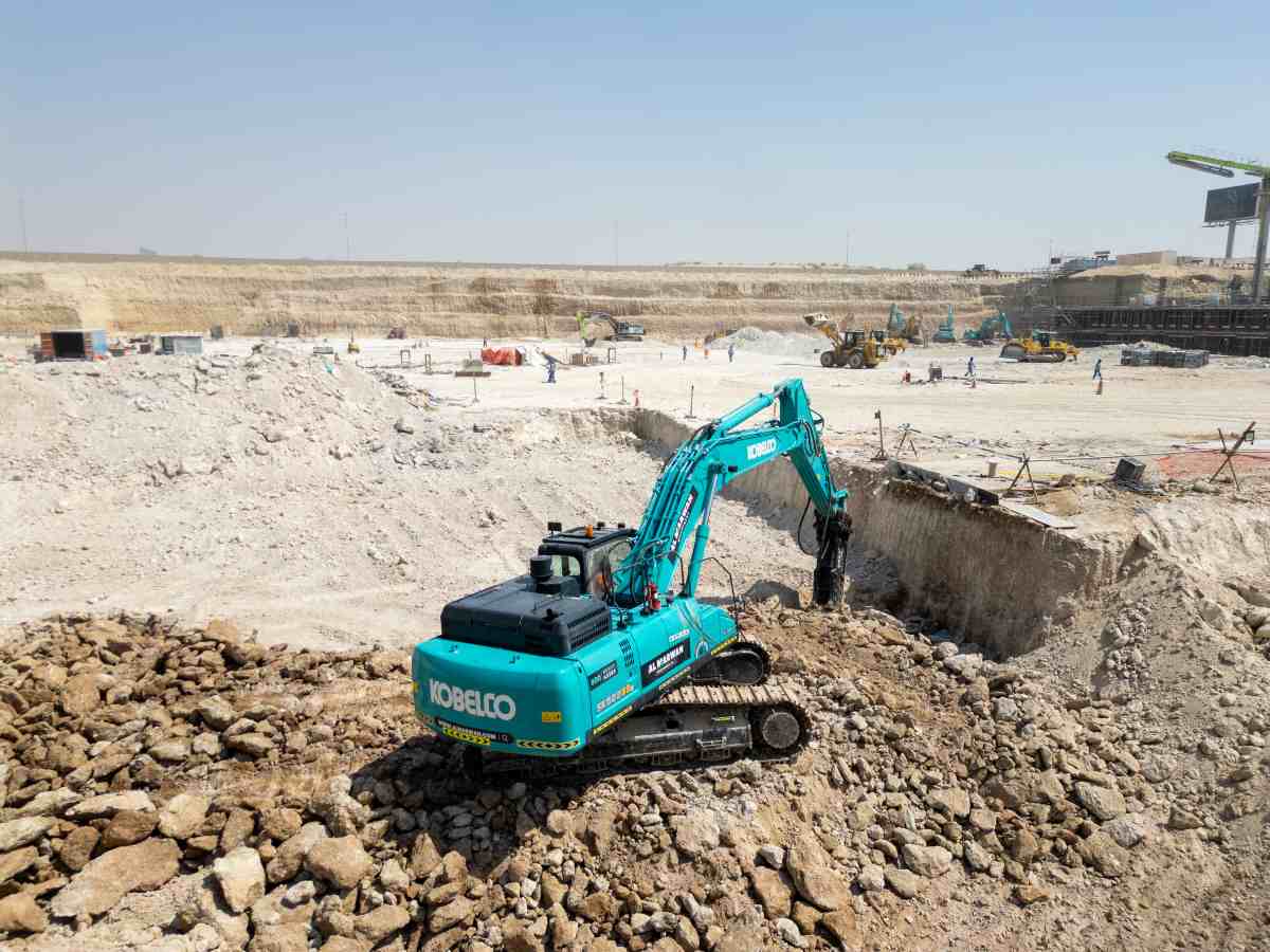Kobelco SK500 excavator at Azizi project, UAE.
