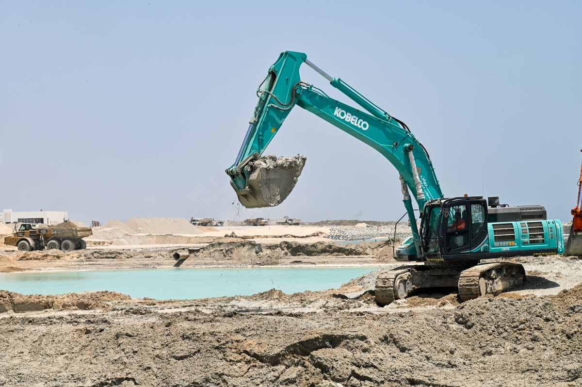 Kobelco SK500 excavator