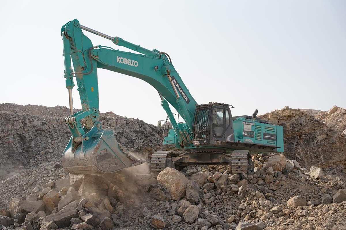 حفارة كوبلكو SK850LC الجديدة لعام 2025