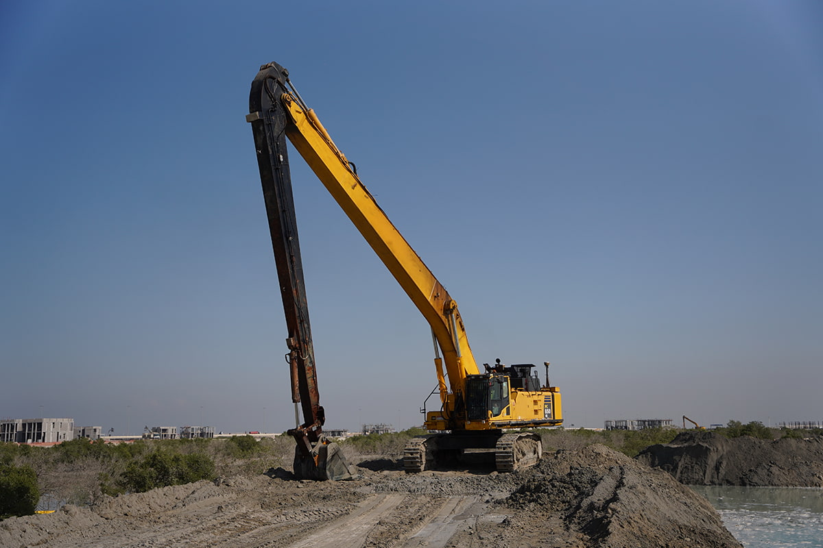 The Used 2018 Komatsu PC850-8R1 long boom excavator