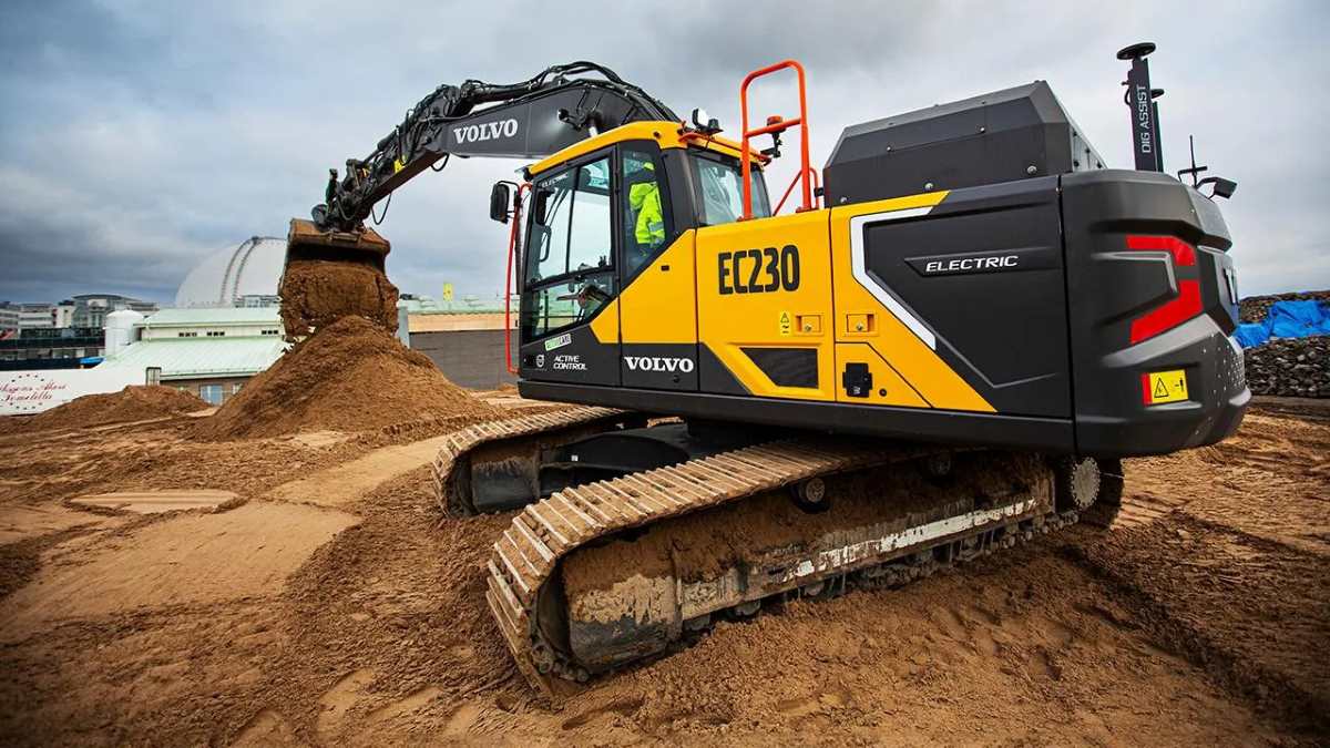 the Volvo EC230 Digger