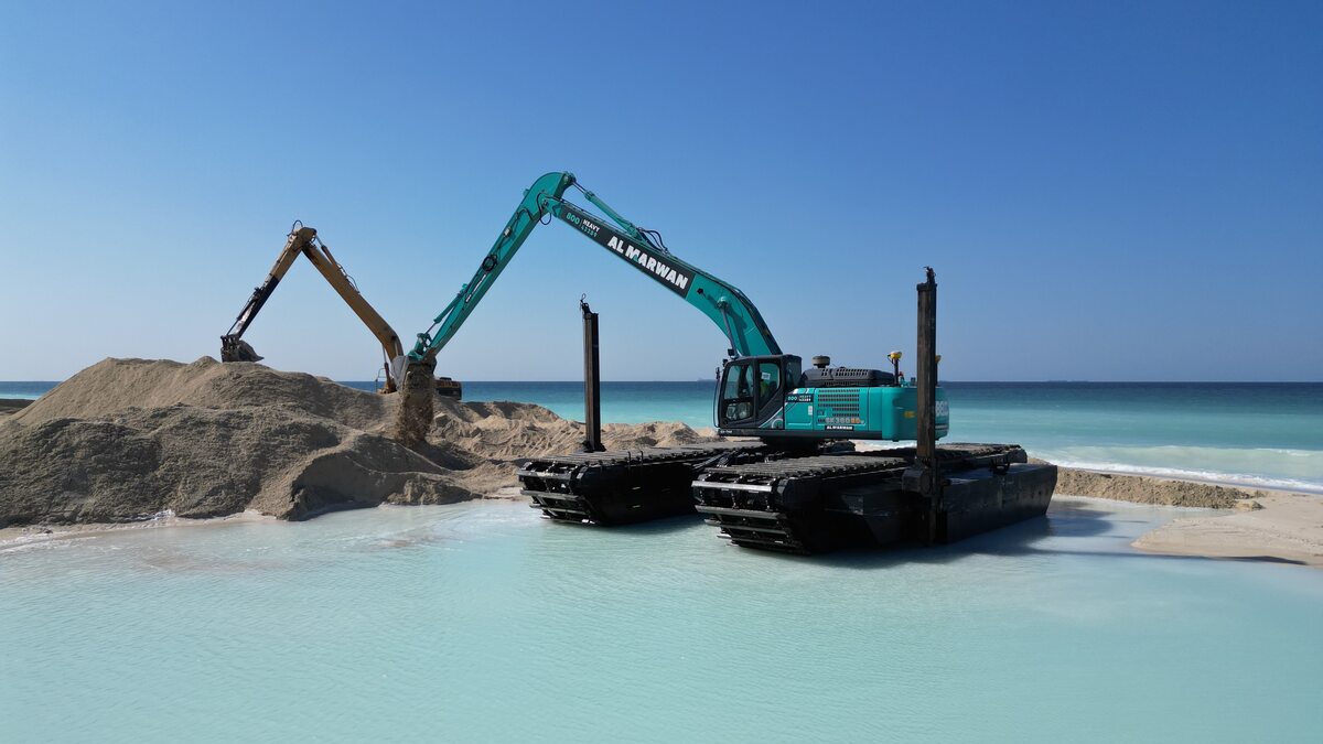 Kobelco SK380 amphibious excavator