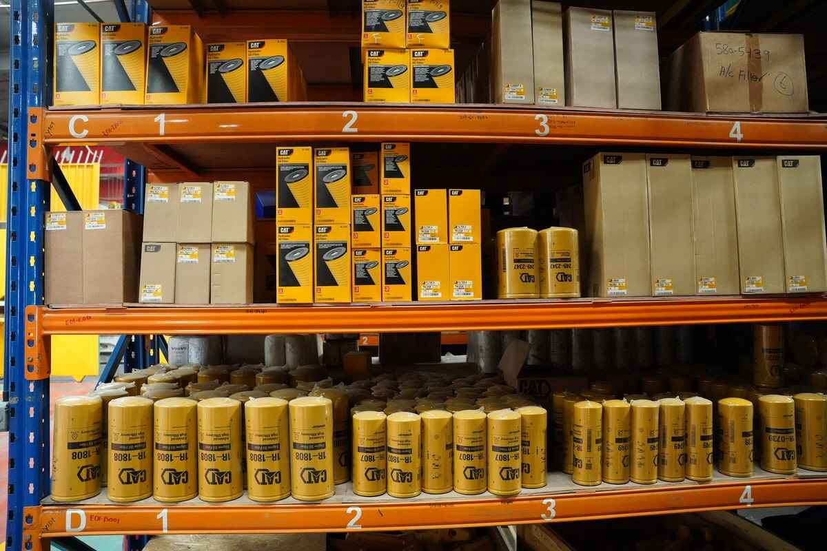 OEM Caterpillar oil and fuel filters are essential service kits components