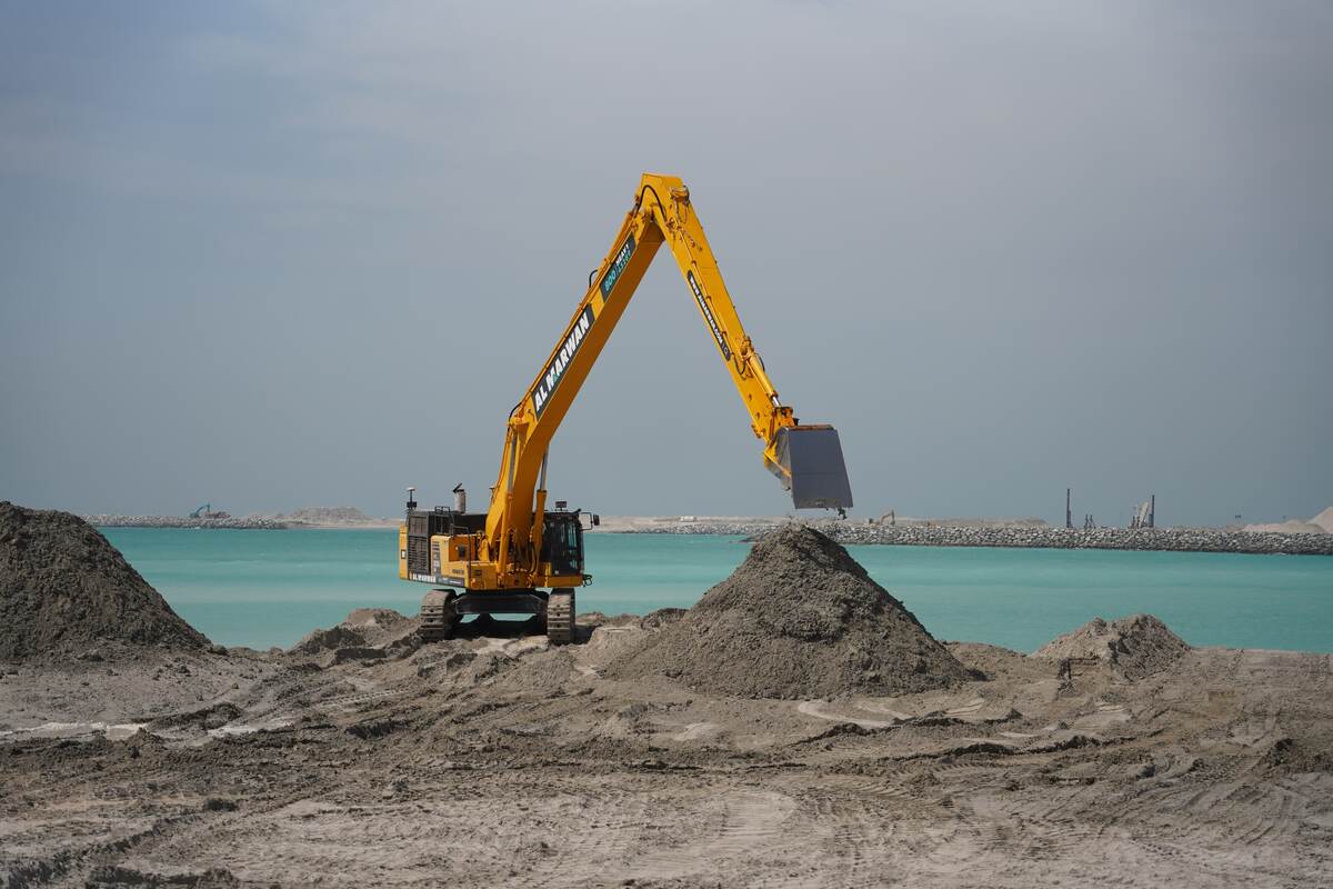 Komatsu excavator PC850 with long-reach boom