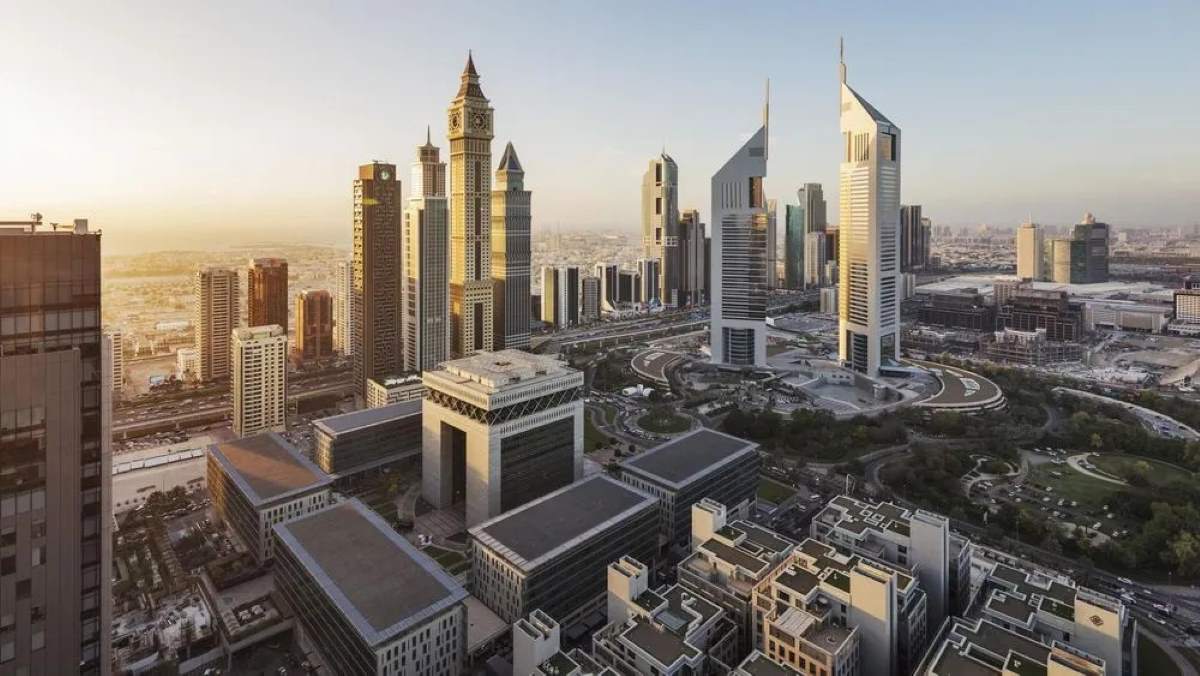 DIFC Gate Avenue and Dubai skyline 