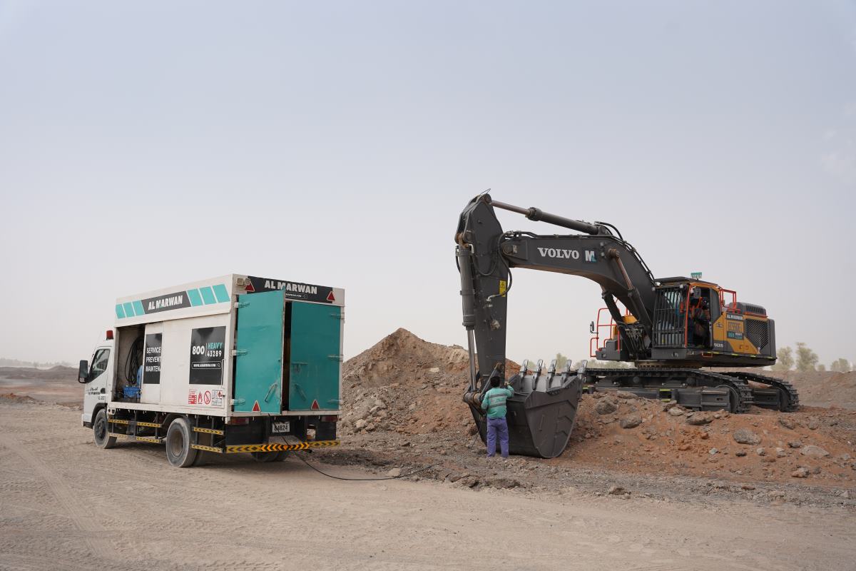 On-site maintenance and repair through mobile workshops.