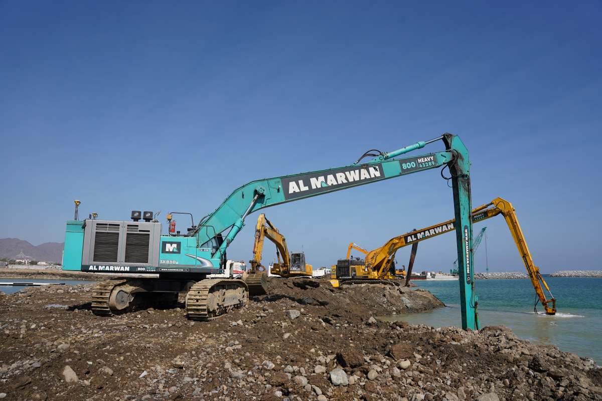 PC850 & SK850 long boom excavators.