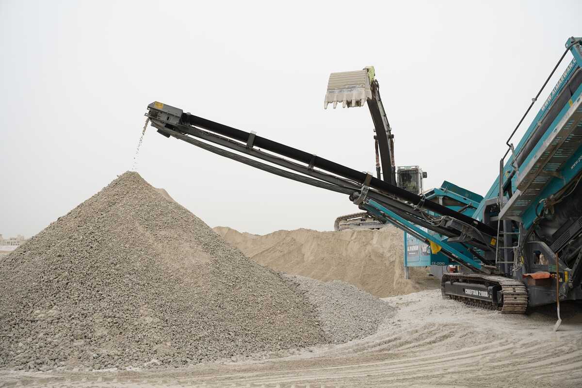 Chieftain 2100X screener