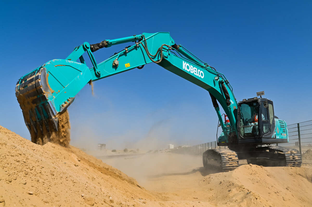 kobelco sk220 excavator