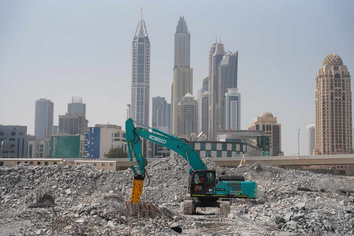 SK380 Kobelco excavator equipped with a JSC jackhammer.
